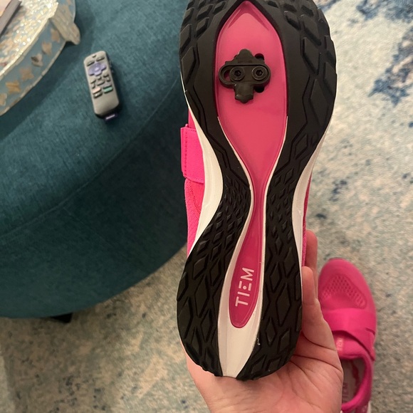 Tiem Cycling Shoes 10.5. Nearly perfect condition (worn <5 times) - Picture 4 of 6